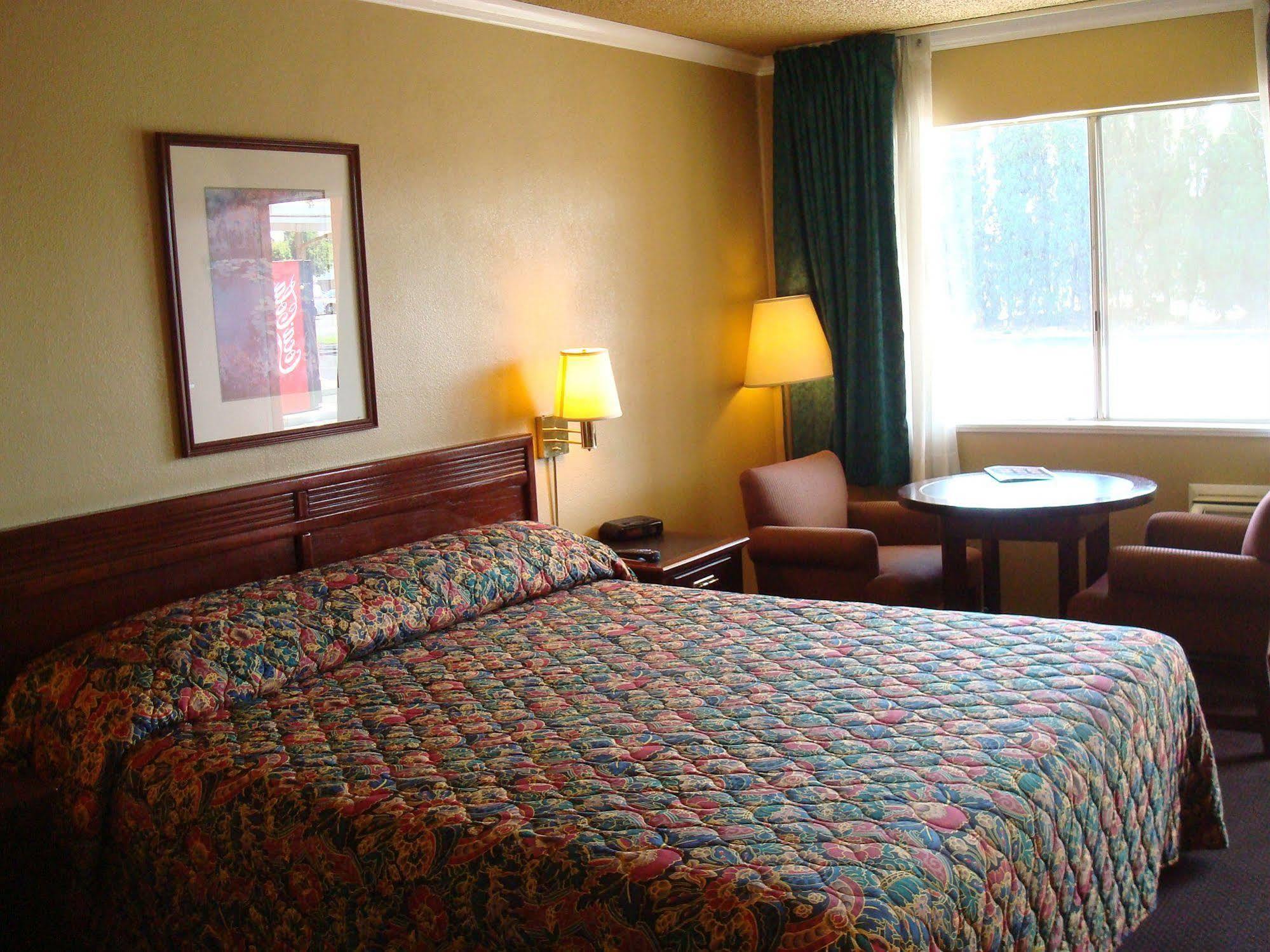 Heritage Inn Милпитас Экстерьер фото